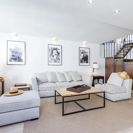 Large & Very Central 4 Bdr Apartment דירה *